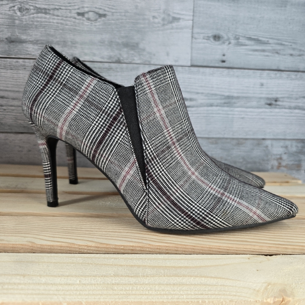 Le Chateau Plaid Slip On Ankle Boots Womens Size 39 - Picture 1 of 15